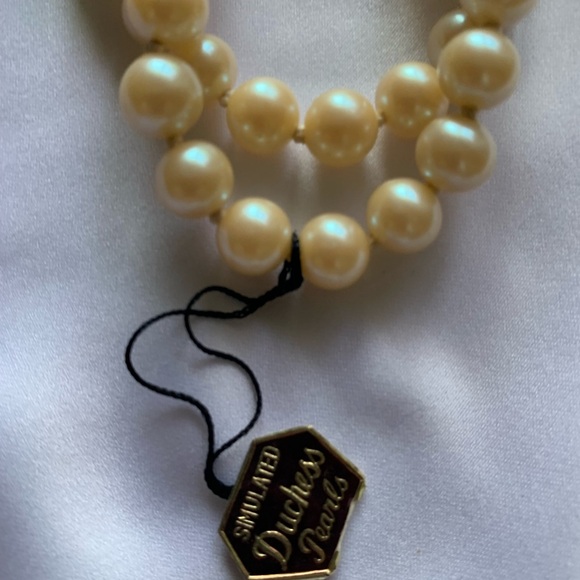 Vintage Duchess Simulated Pearls Necklace and Bracelet Set with tag - Picture 4 of 9